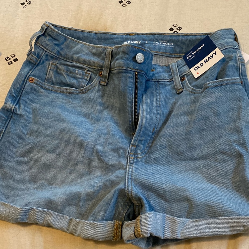 Brand new old navy og straight 3inch shorts- size 6
